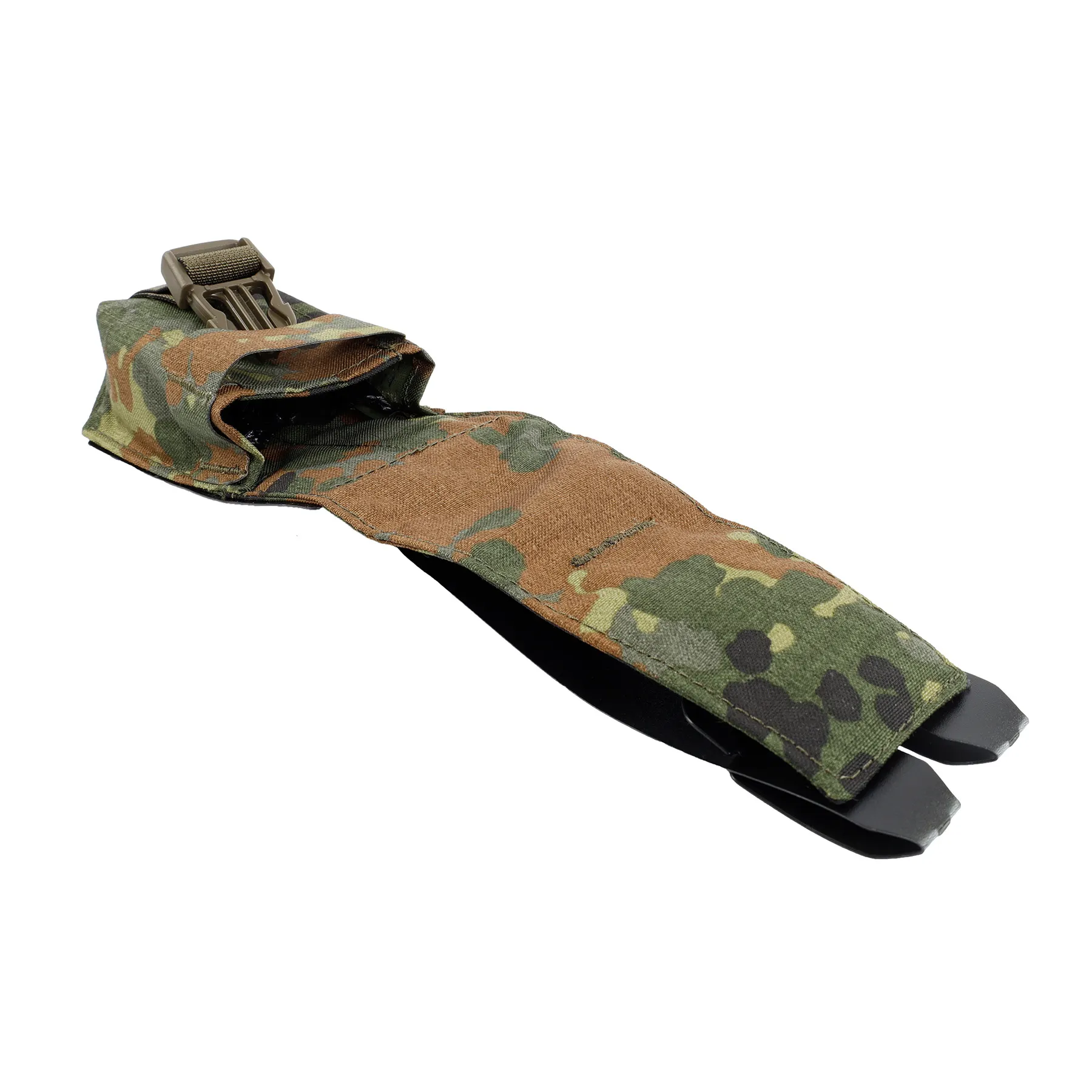 Smoke Grenade Pouch, Flecktarn