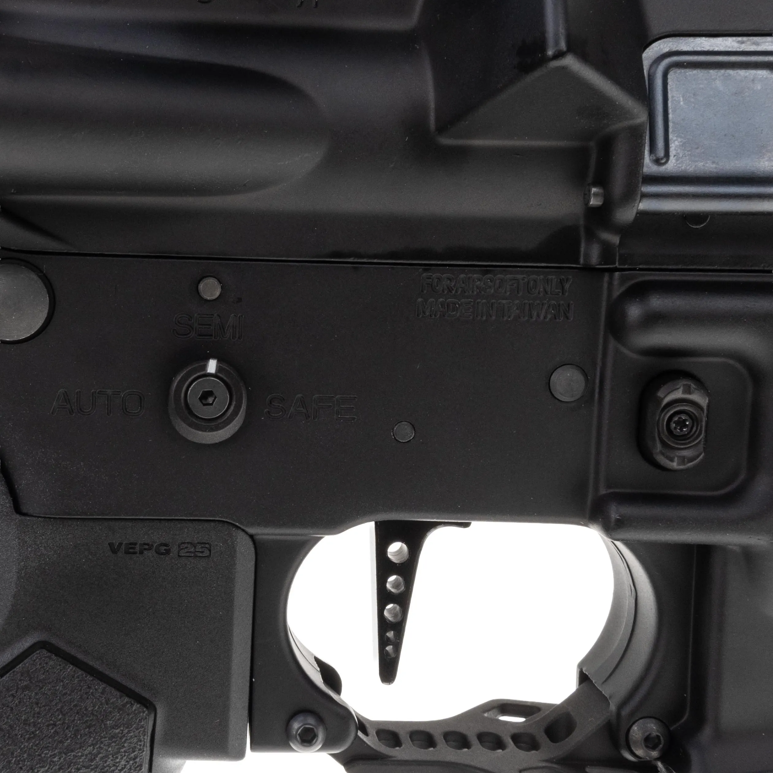 SAC x Fusion F2 Strike Industried Gridlock 11", Black