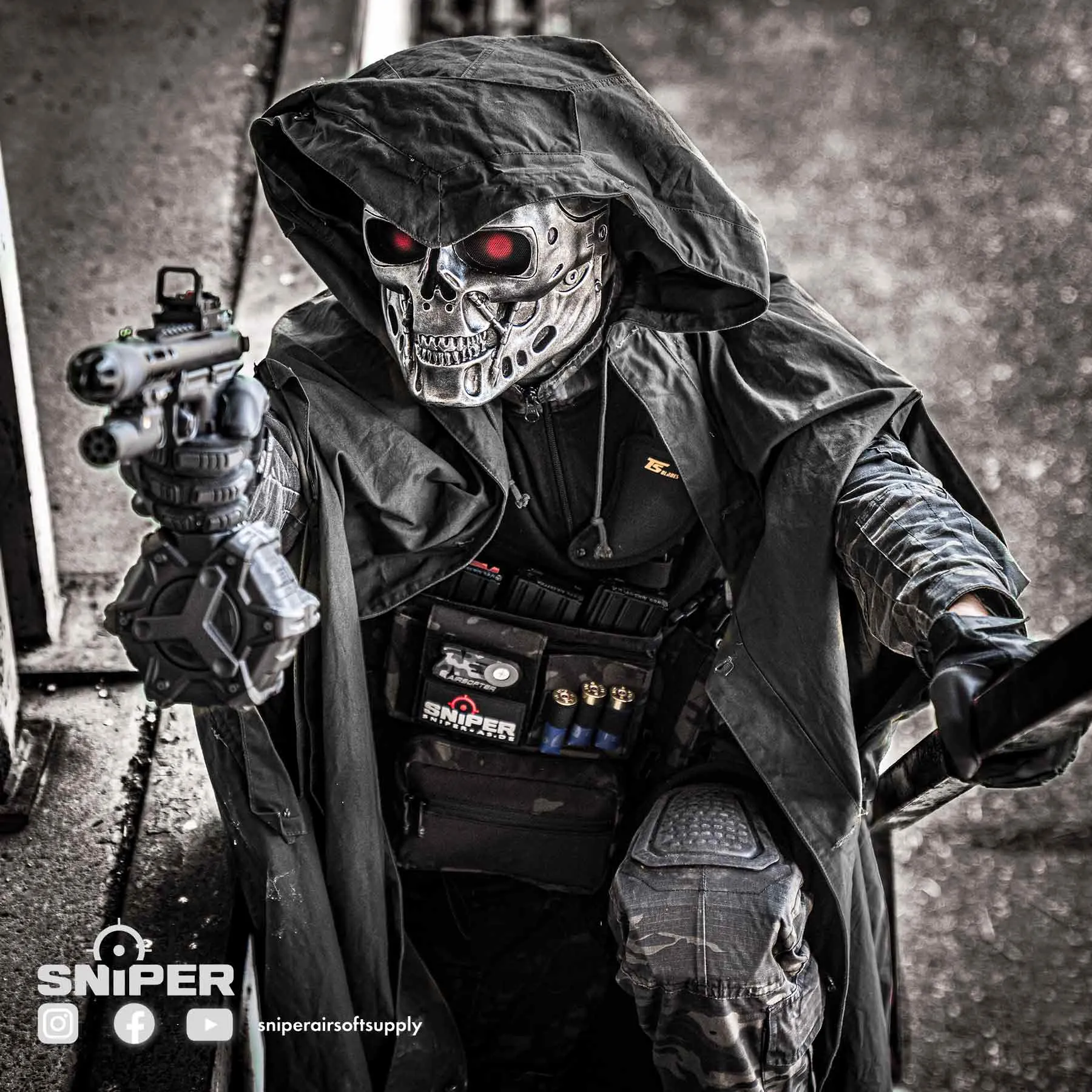 Full Face Mechanical Skull Mask, Silver & Black