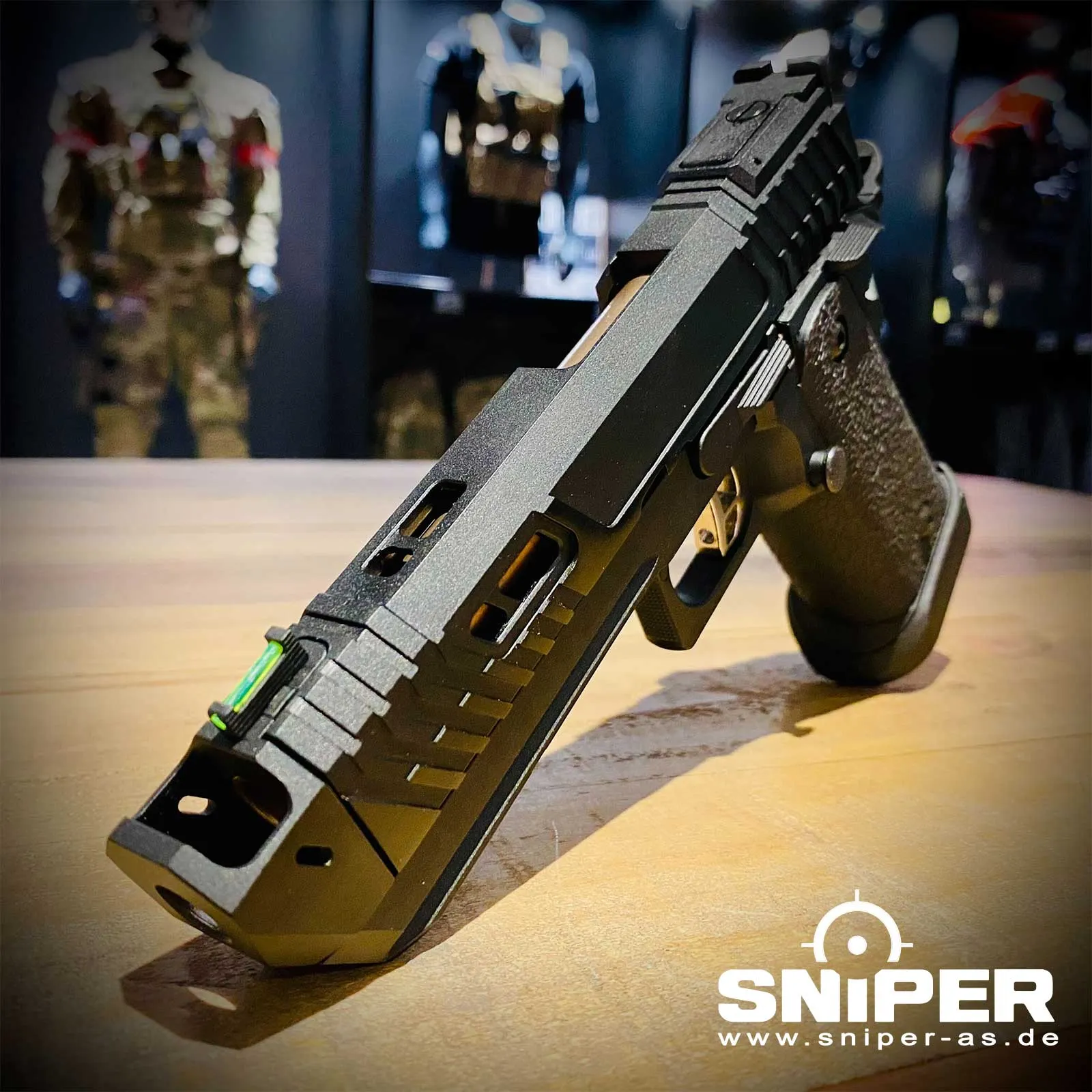 Einsteiger Set #1 - Reapo JW4 Black Viper Softair Pistole, CO2 und GAS Reapo JW4 Black Viper Softair Pistole, CO2 und GAS