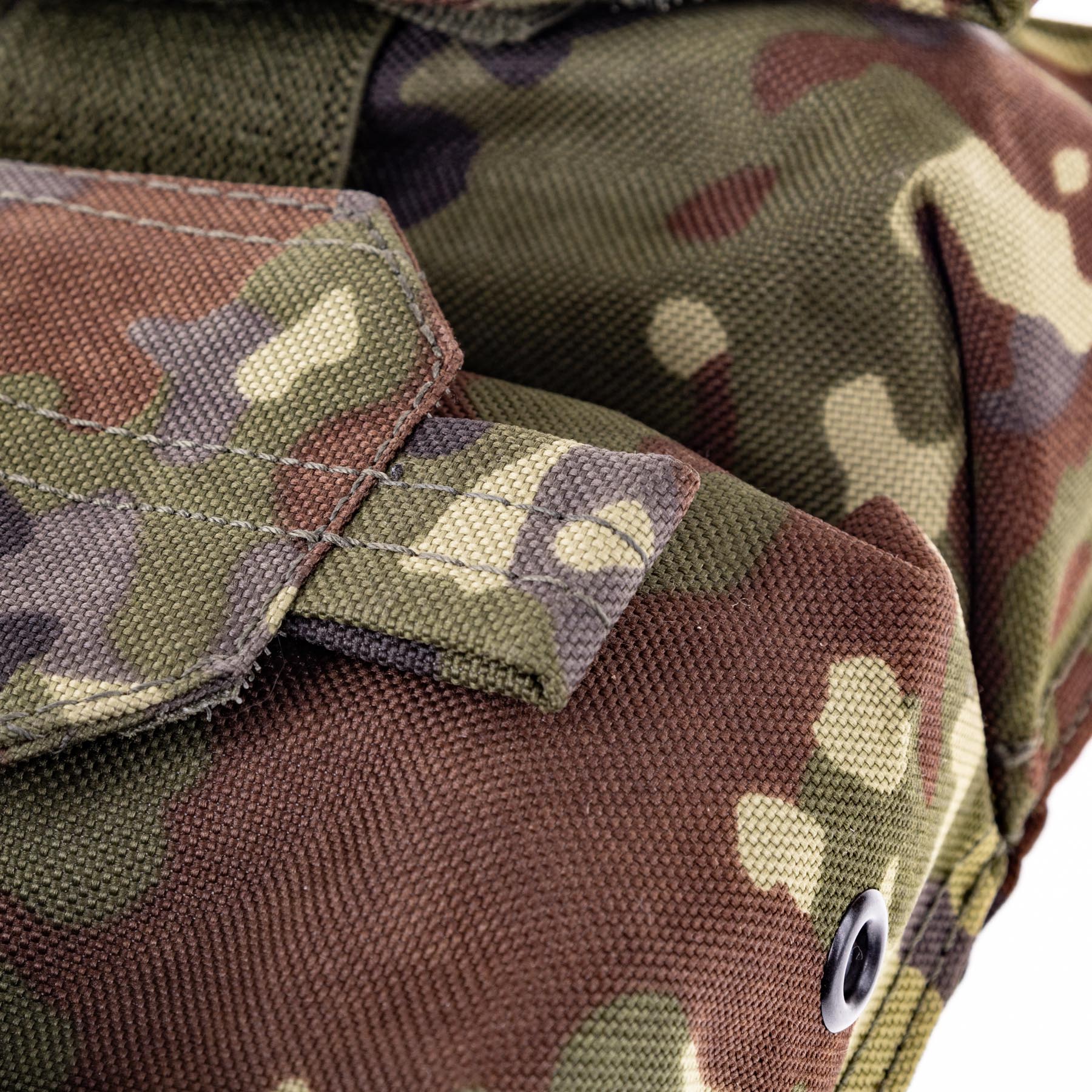 Shadow Triple AK/M4 Mag Pouch, Flecktarn