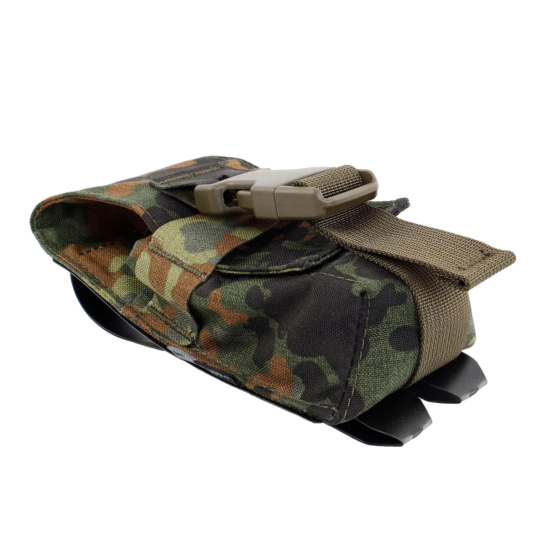 Smoke Grenade Pouch, Flecktarn