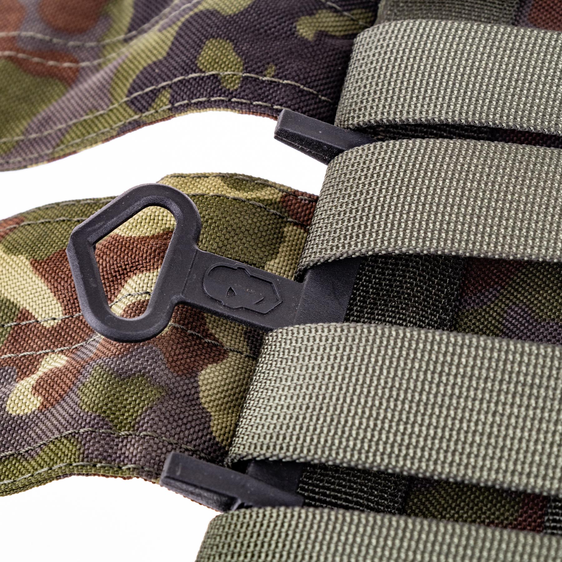 Shadow Triple AK/M4 Mag Pouch, Flecktarn