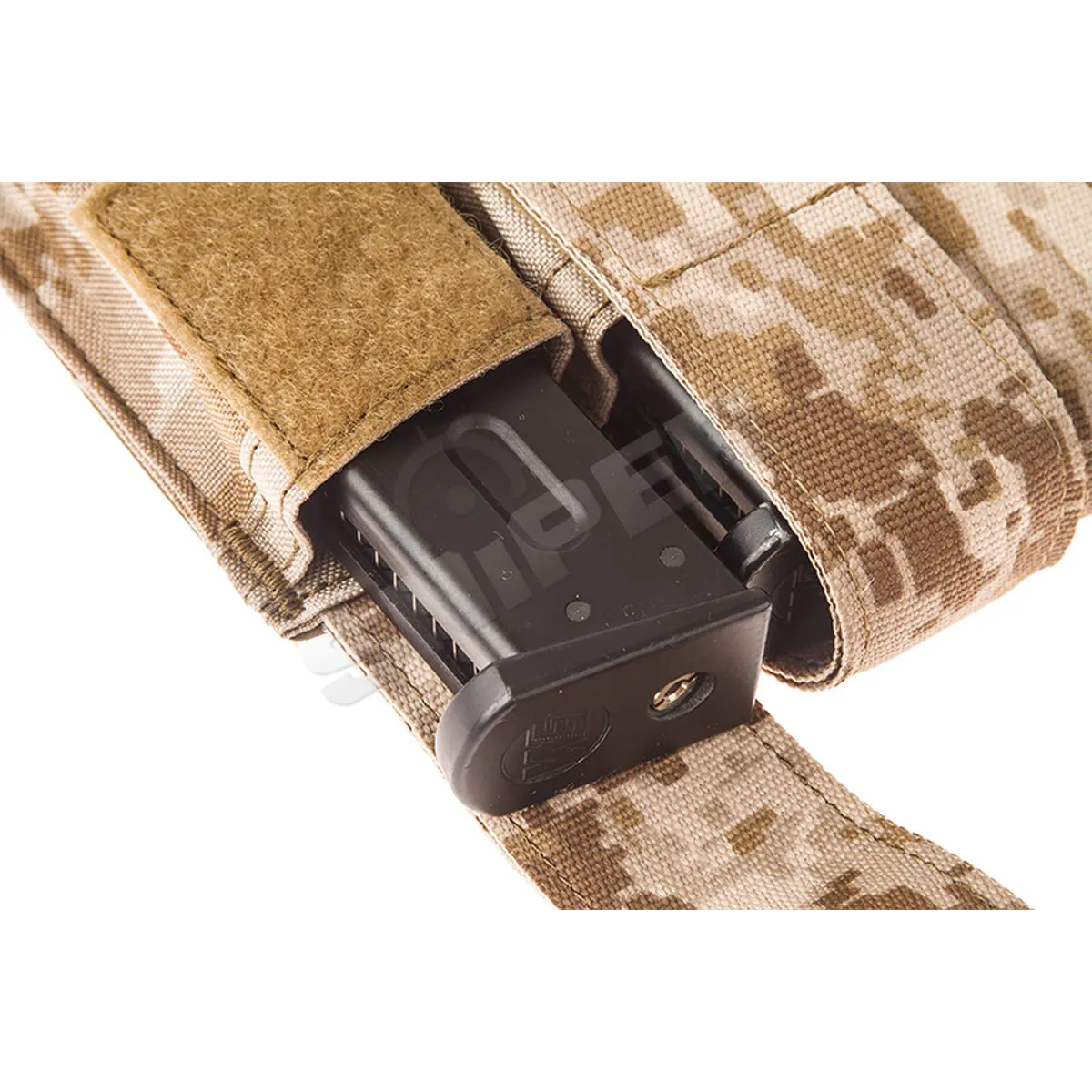 Helium Whisper Triple Pistol Mag Pouch, Desert Dig